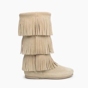 Minnetonka 3 Layer Fringe Boot | Stone